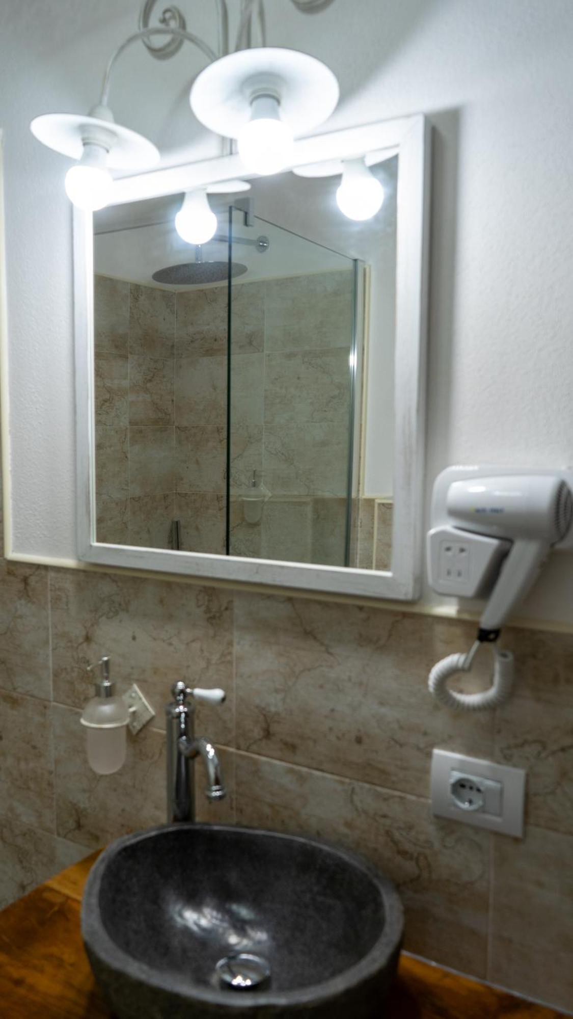 Badde Amena Affittacamere Suni Exterior foto